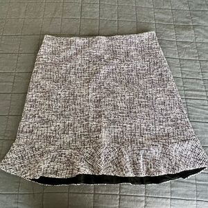 Loft tweed skirt with a touch of silver thread throughout